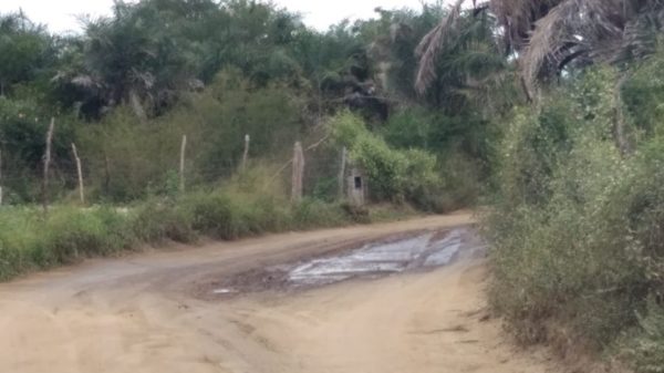 Buraco na Estrada Sentido Várzea Dantas