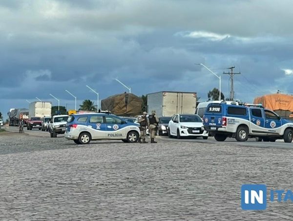 Policiais e Viatura em Itatiaia do Alto Bonito